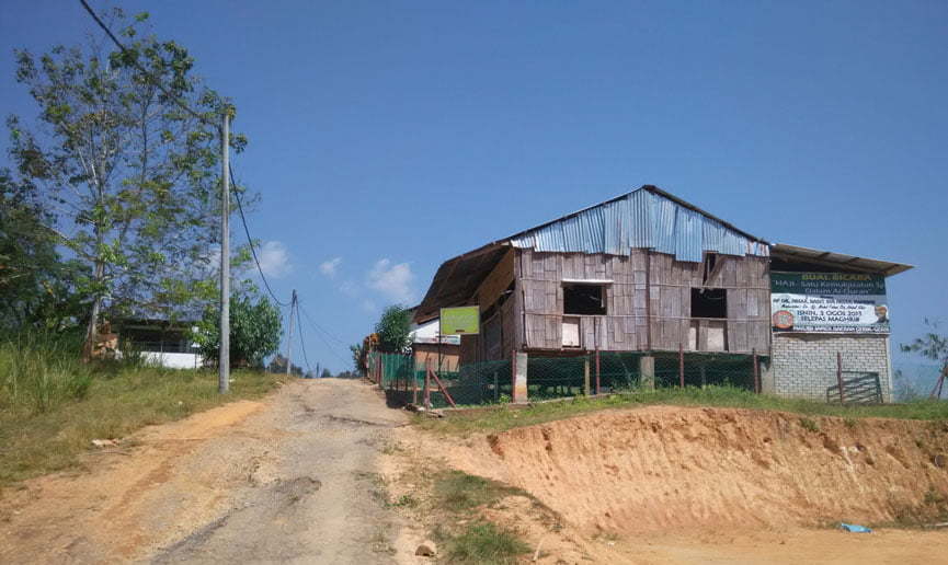 HALUAN Pasang Elektrik Surau Orangasli