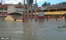 HALUAN Kelantan Tinjau Dan Rawat Mangsa Banjir