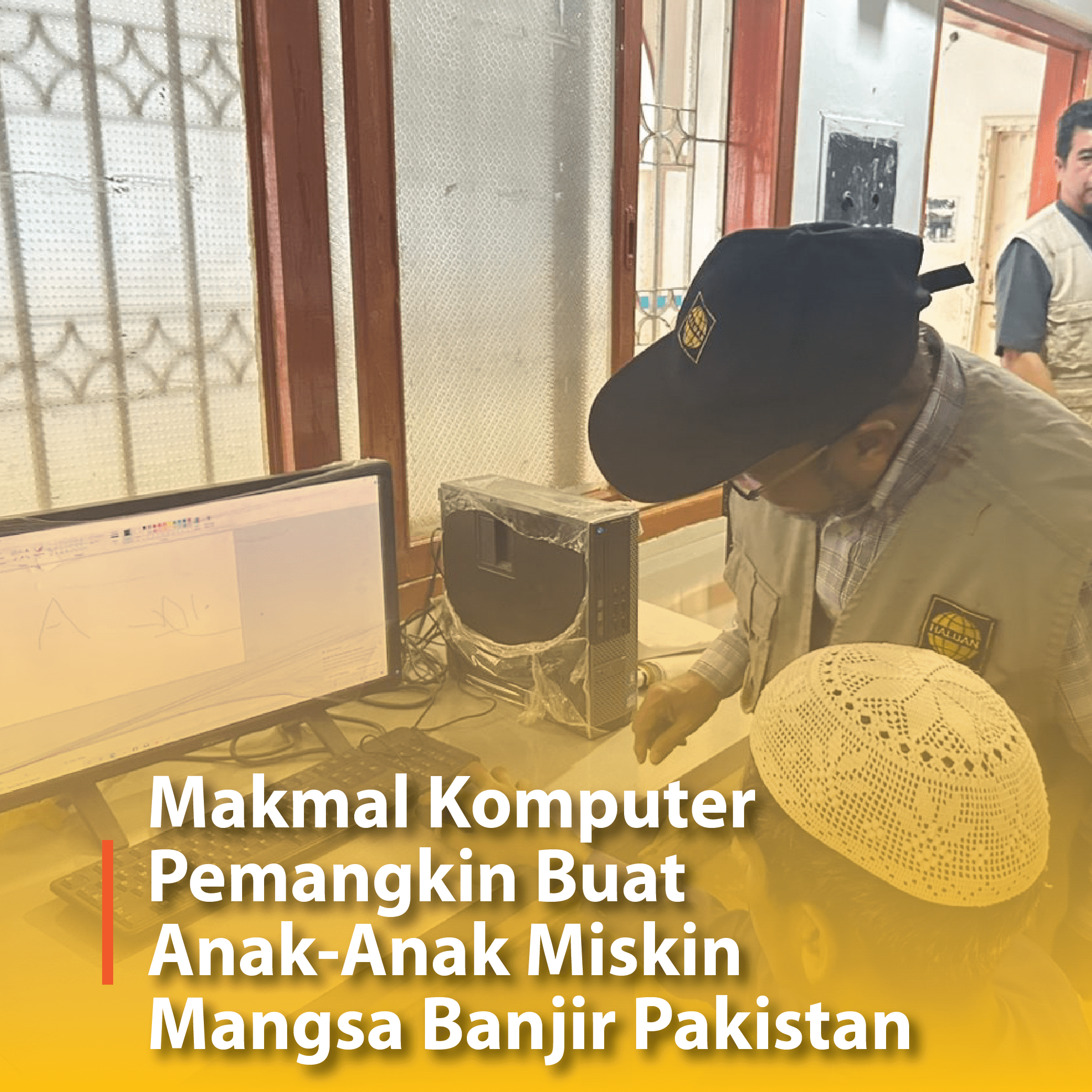 Makmal Komputer Pemangkin Buat Anak-Anak Miskin Mangsa Banjir Pakistan